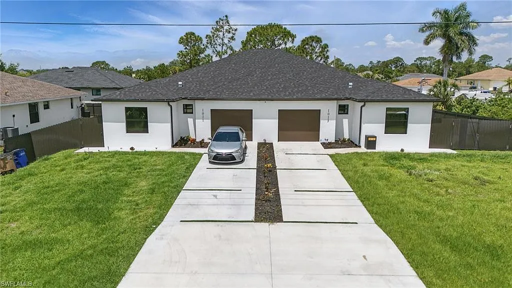 3 bed, 2.0 bath, 2700 sqft, $3,500 — Photo 2