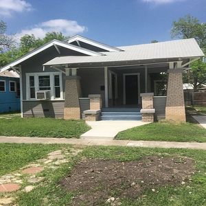 911 W Kings Hwy, San Antonio, TX, 78201