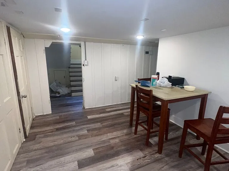 1720 Broadway St — Photo 4