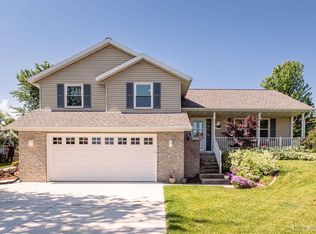 3019 Trenton Dr, Sun Prairie, WI 53590