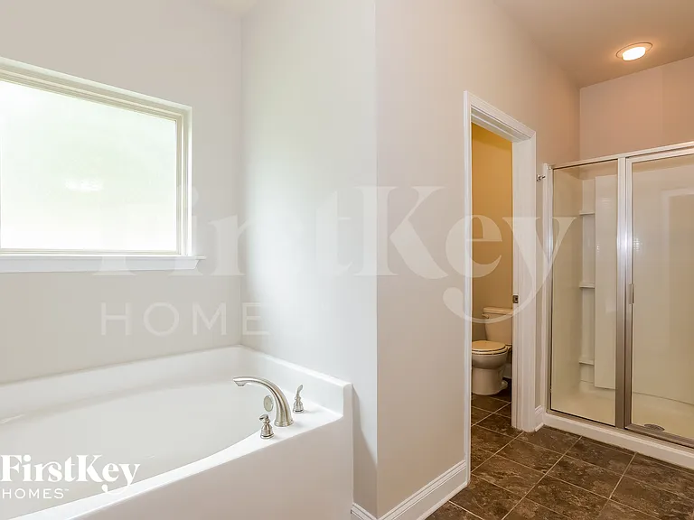 1022 Yorkshire Dr — Photo 9