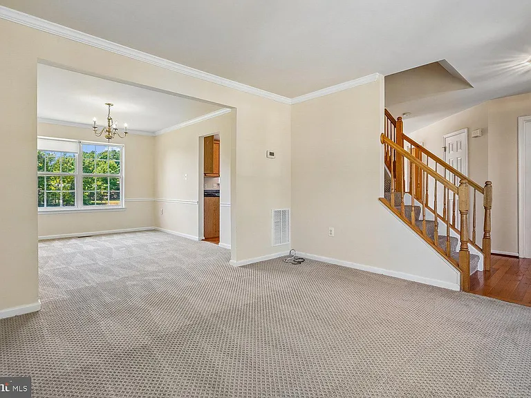 14677 Cloverdale Rd — Photo 14
