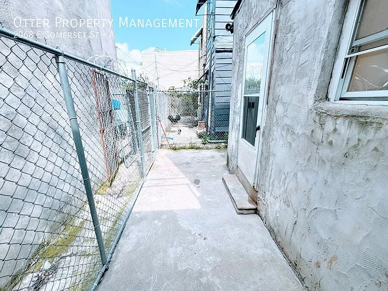 2068 E Somerset St #A — Photo 31