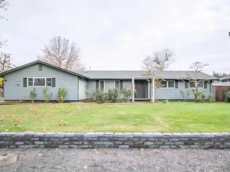 34093 NE Sunrise St — Photo 1