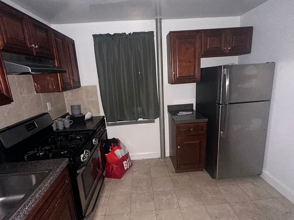 1st image of 24 Berkeley Ave #3D