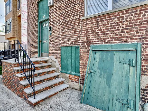 4th image of 96 Terrace Ave
