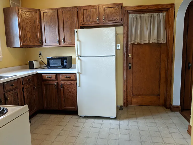 242 Edgewood Ln — Photo 12