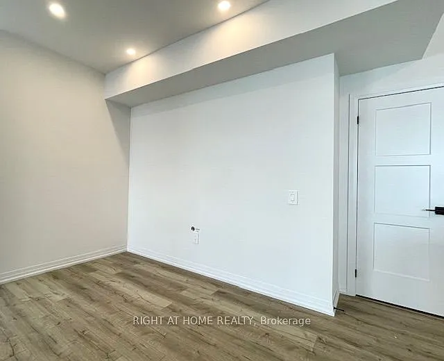 15 Kneeshaw Dr #102 — Photo 20
