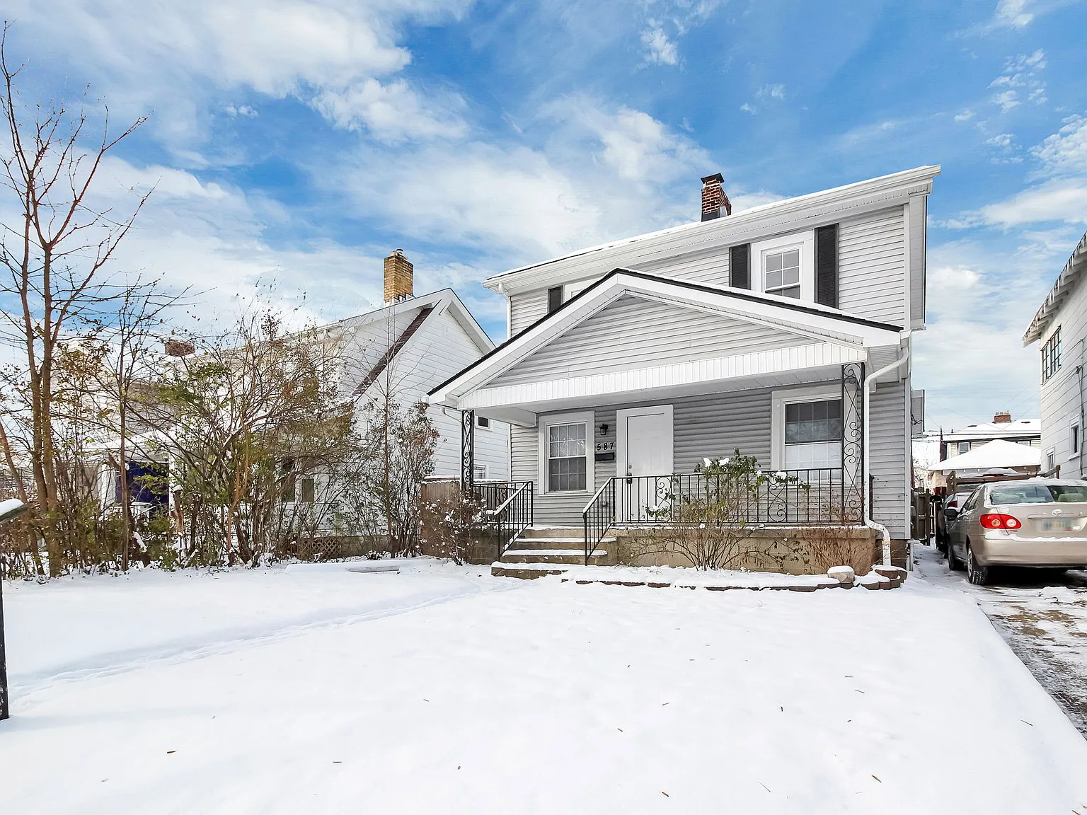 587 S Ogden Ave - 1 - M... — Photo 3