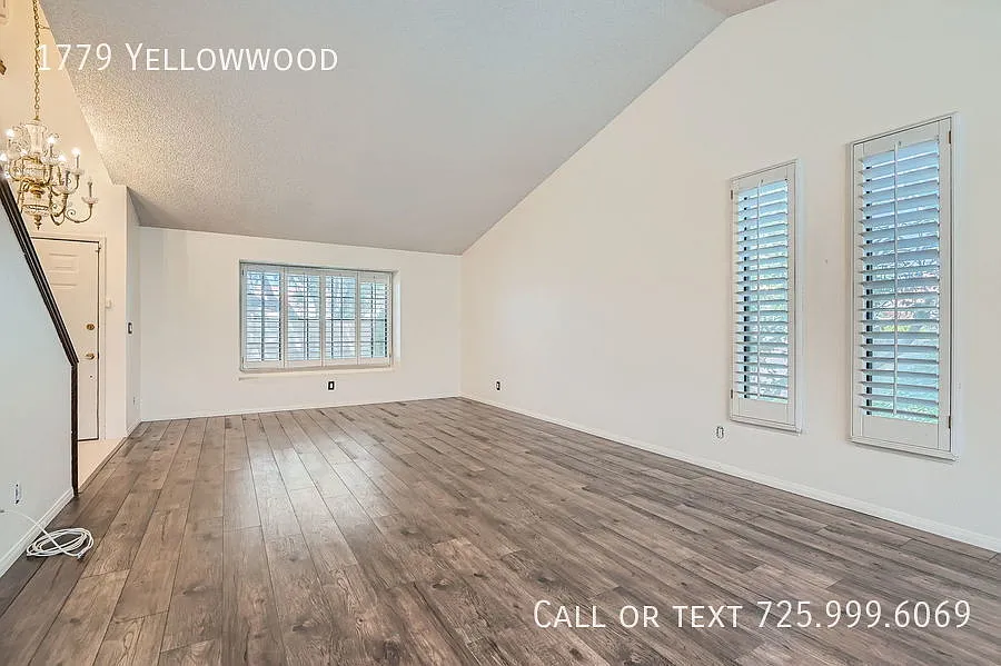 Southeast Las Vegas 3-Bedroom Corner-Lot Home with Private Pool — Photo 3