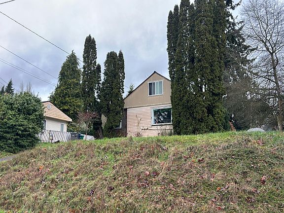 2nd image of 7632 S 135th St