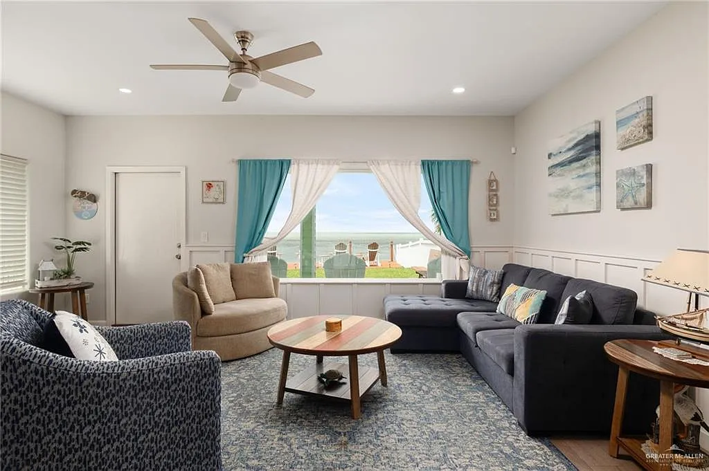 3 bed, 2.5 bath, 1396 sqft, $2,850 — Photo 4