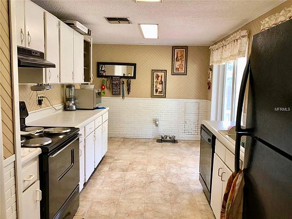 5th image of 7936 Woodvale Cir