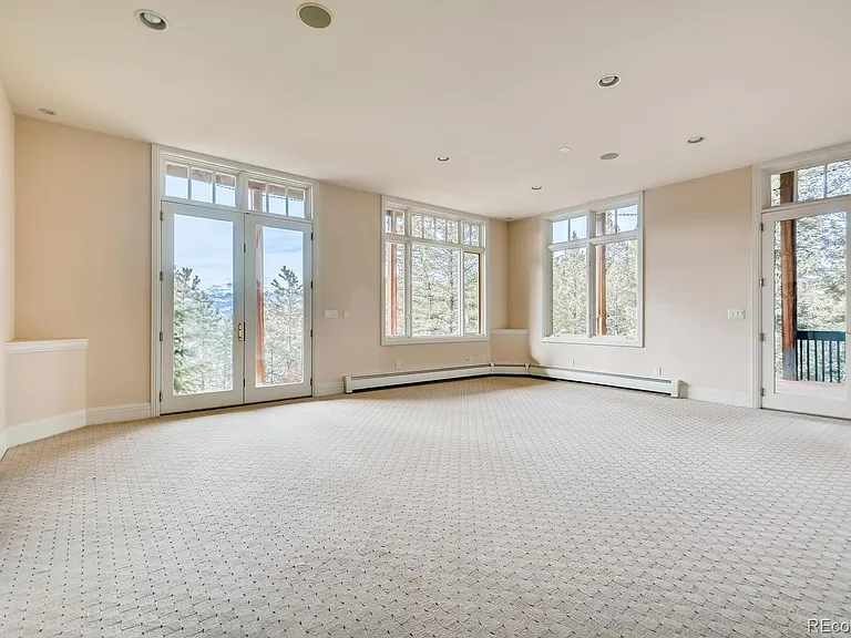 3883 Mountainside Trl — Photo 32