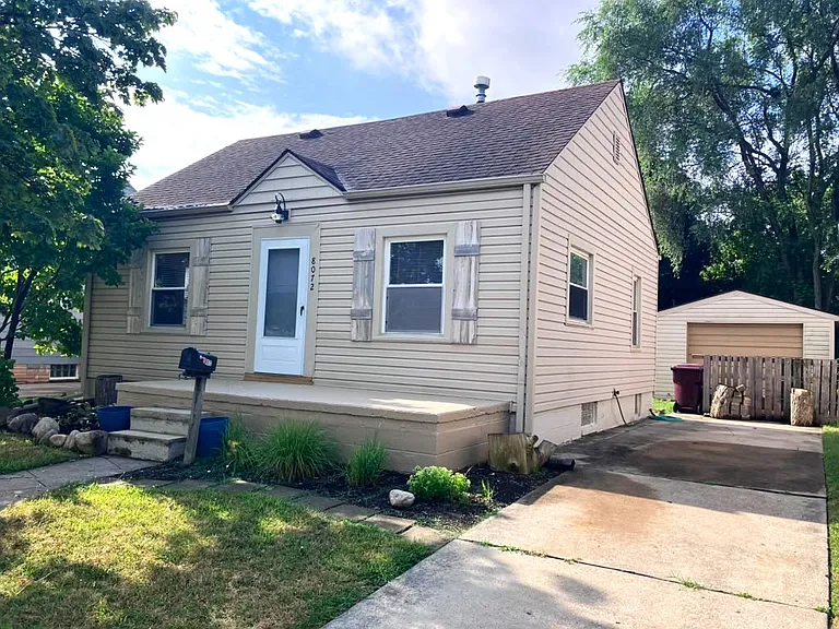 8072 Superior Ave — Photo 1