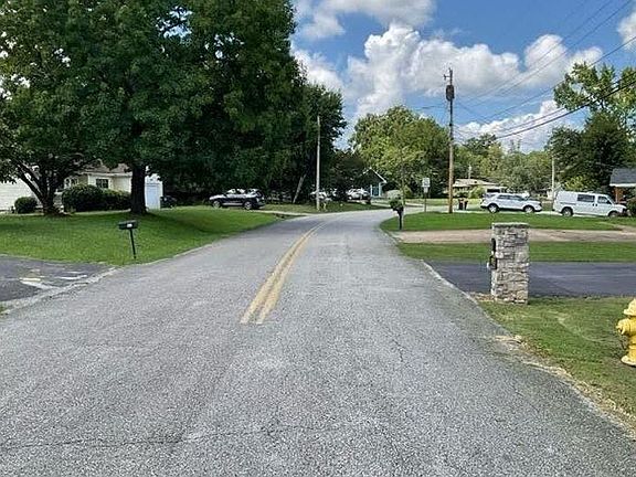5th image of 902 Altamaha St