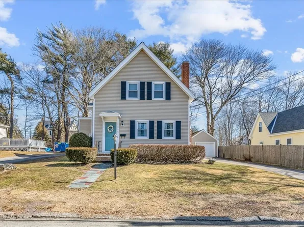 32 Dover St, Whitman, MA 02382