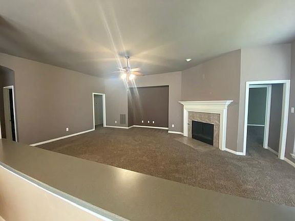 5th image of 2633 Deer Hollow Dr