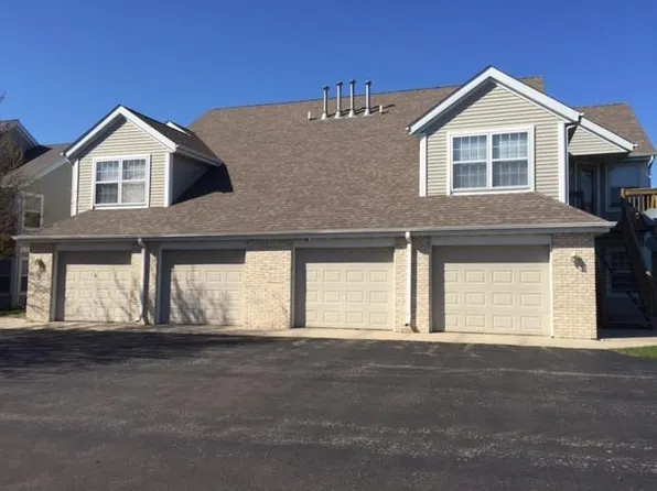 8318 Delta Dr, Machesney Park, IL 61115