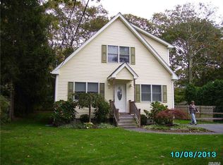 19 Shell Rd, Hampton Bays, NY 11946