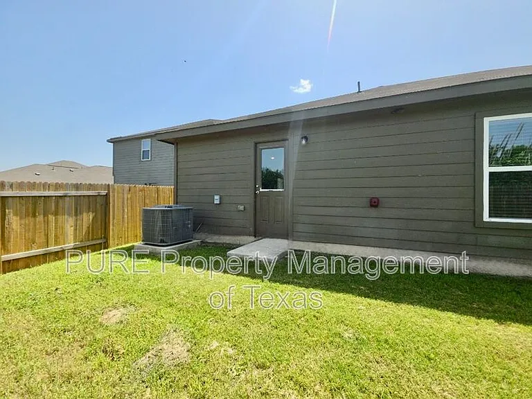 317 Riverdale Dr — Photo 15
