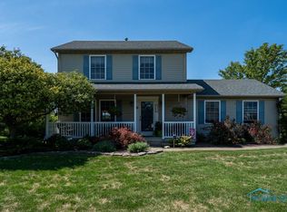 1245 Quail Hollow Dr, Bowling Green, OH 43402