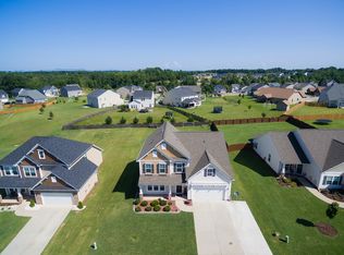 196 Castleton Cir, Boiling Springs, SC 29316