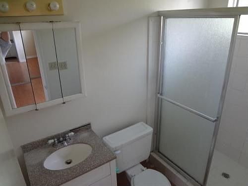 1st image of 3722 Greenfield Ave APT 4