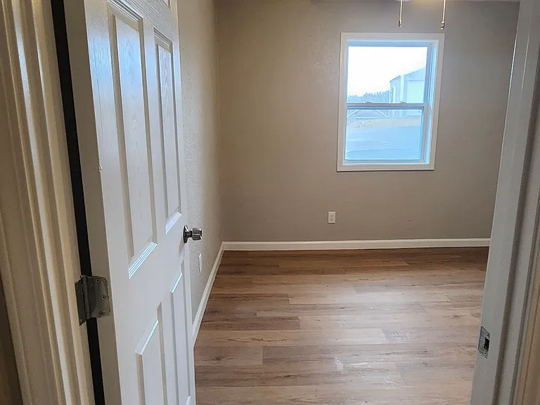 Lakefront Apartments — Photo 48