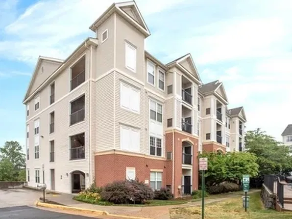 11326 Aristotle Dr, Fairfax, VA 22030