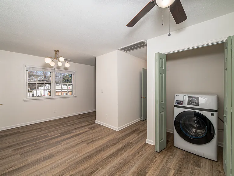 Bayview Apartments — Photo 48