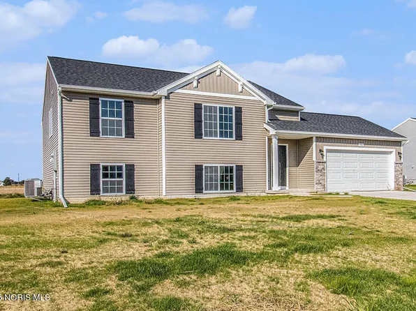 384 Douglas Dr, Liberty Center, OH 43532