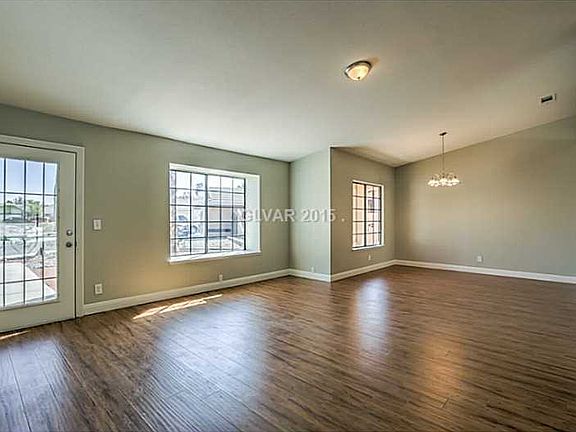 5th image of 4920 Holly Grove Dr