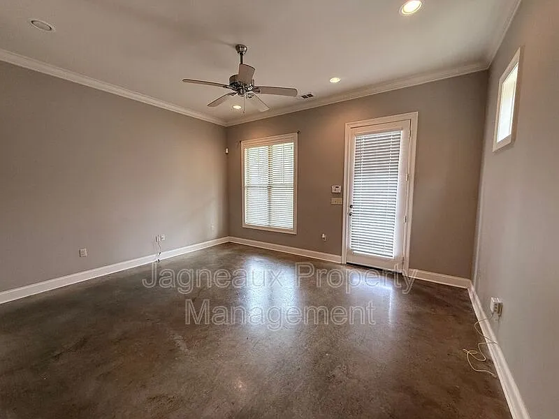 2 bed, 2.5 bath, 1260 sqft, $1,695 — Photo 3