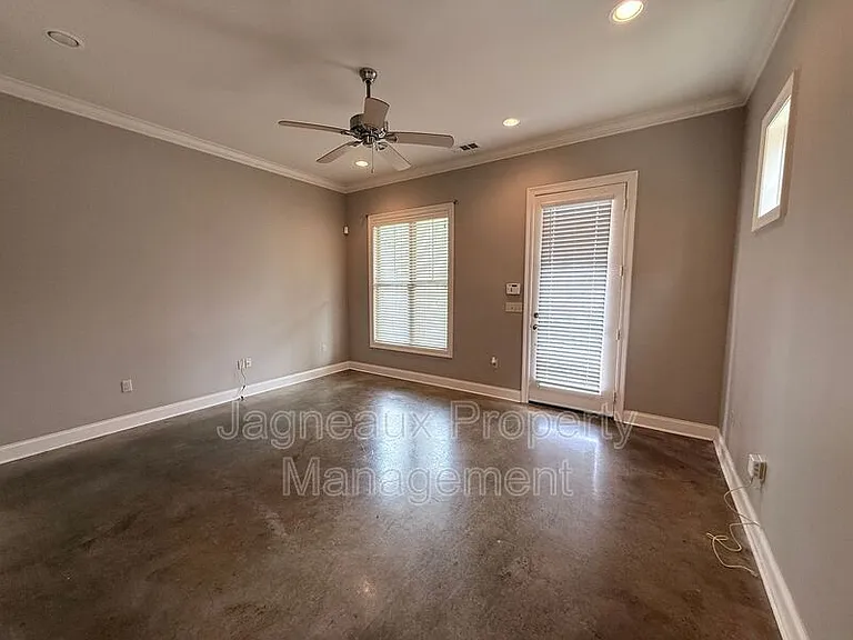 108 Shallowford Dr — Photo 3