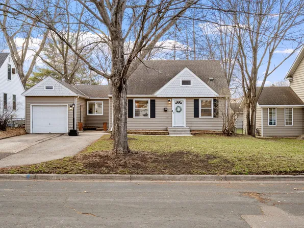 402 Monroe Ave S, Hopkins, MN 55343