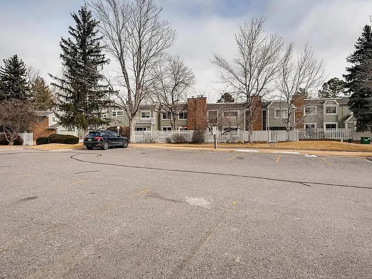 2933 S Lansing Way — Photo 40