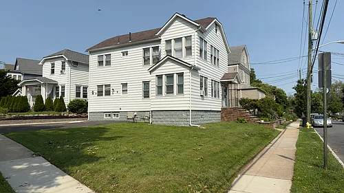 198 Baldwin St #1 Photo 1