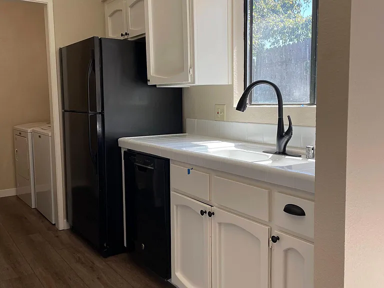 1482 Prefumo Canyon Rd — Photo 10