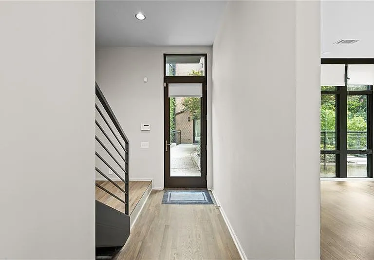 721 Longleaf Dr NE #6 — Photo 14