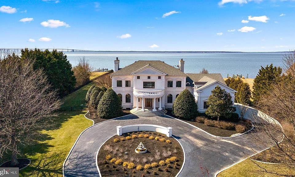 1st image of 319 Blue Bay Rd