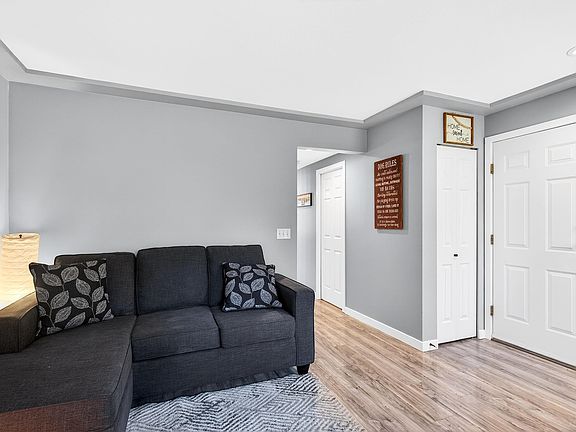 5th image of 21409 Dewdney Trunk Rd #26