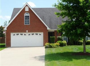 440 Golfview Ct, Murfreesboro, TN 37127
