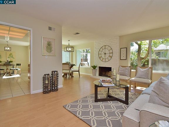 4th image of 76 Fountainhead Ct