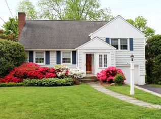 31 Barrett Ln, Port Chester, NY 10573