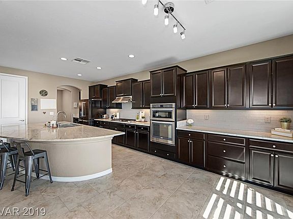 4th image of 12271 Lorenzo Ave