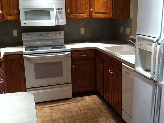 3rd image of 1530 N 105th St