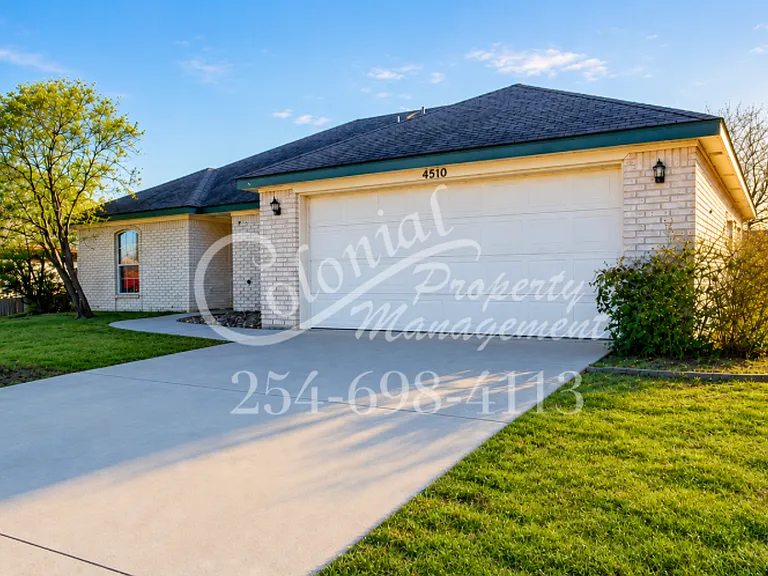4510 Hondo Dr — Photo 1