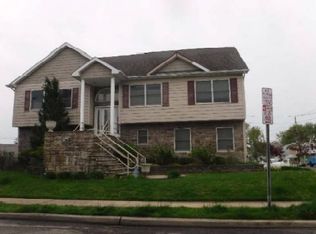 3560 Bayview St, Seaford, NY 11783