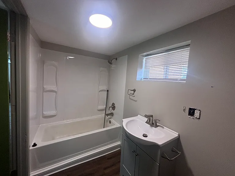 537 Deckers Creek Blvd #B — Photo 4